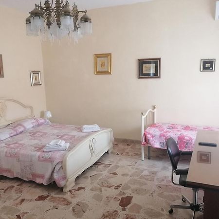 San Caloiru Home Naro Exterior photo