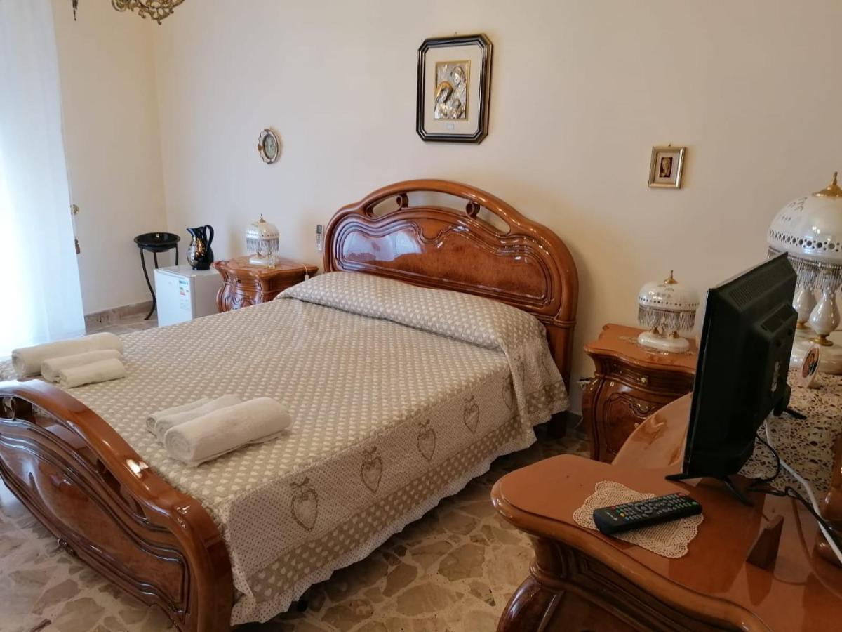 San Caloiru Home Naro Exterior photo